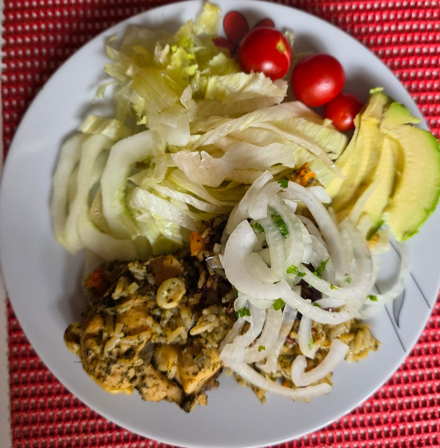 Receta de arroz con pollo y ensalada